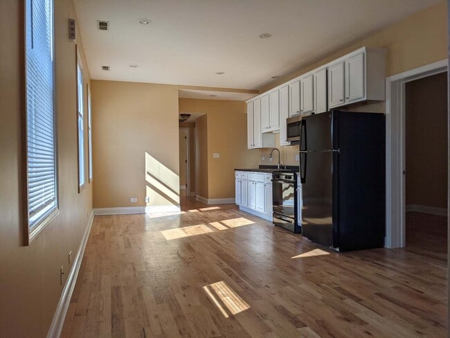 Building Photo - 712 S Aberdeen St