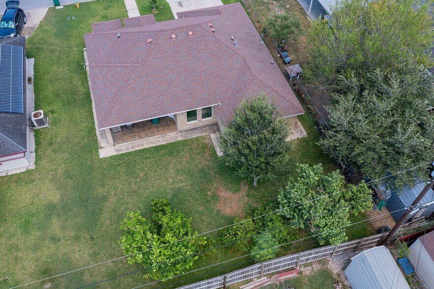 Building Photo - 6707 S Rios St