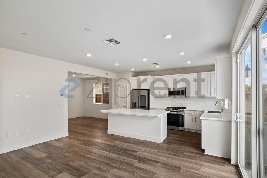 Building Photo - 1765 Jade Pl