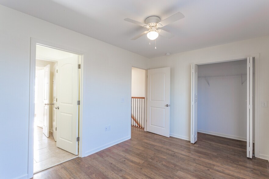 Building Photo - 274 Trunk St NE