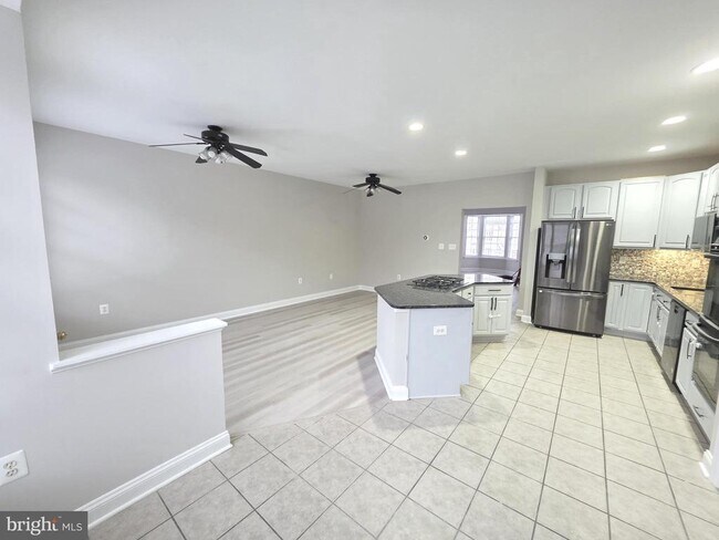 Building Photo - 676 McLeary Square SE