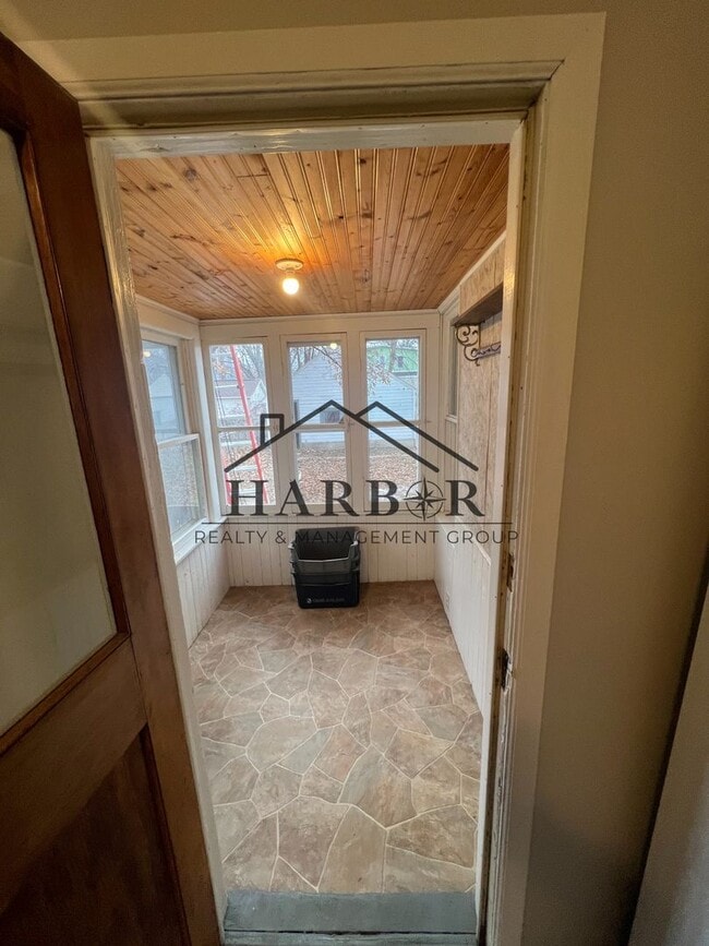 Building Photo - 1/2 off first full month of rent!