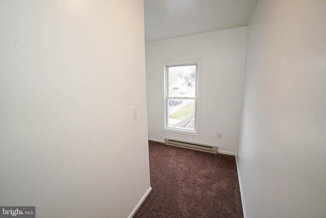 Building Photo - 417 Walnut St