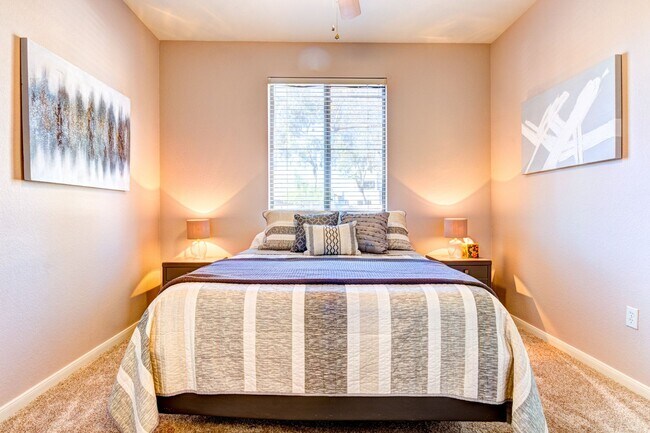 Building Photo - Furnished Retreat in Scottsdale