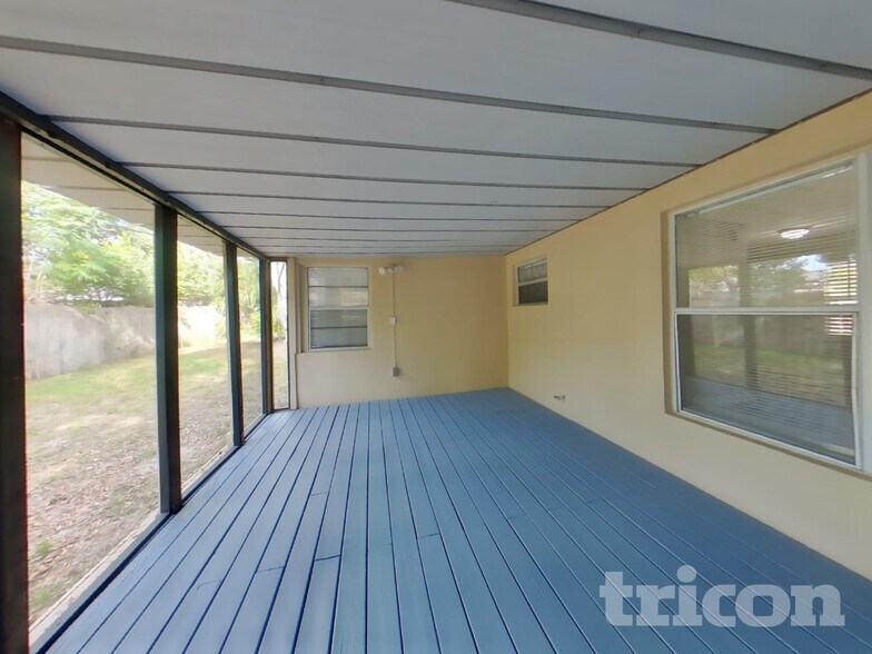 Building Photo - 1332 W Hartley Cir