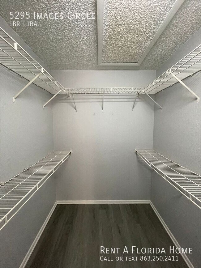 Building Photo - 5295 Images Cir