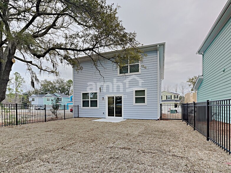 Building Photo - 1818 Produce Ln