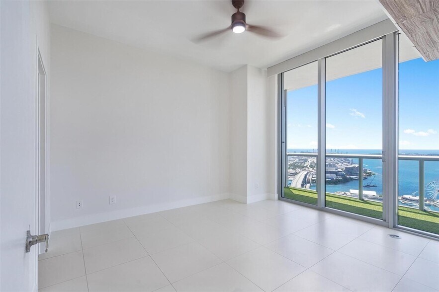 Building Photo - 888 Biscayne Blvd