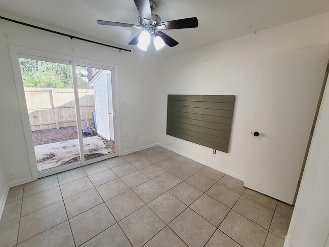 Building Photo - 2104 Victory Garden Ln