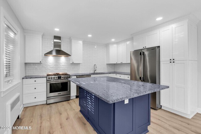 Building Photo - 283 Spring St