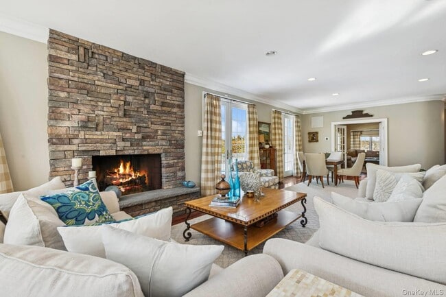 Building Photo - 23 Meadow Ln