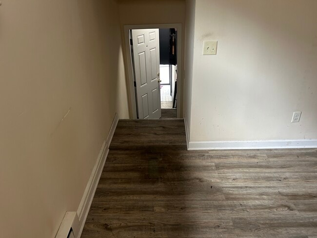 Building Photo - 940 Broad St