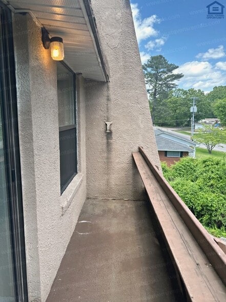 Building Photo - 915 S Seminole Dr