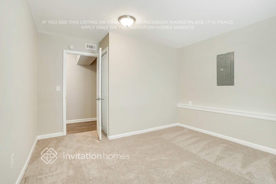 Building Photo - 832 Post Rd Cir