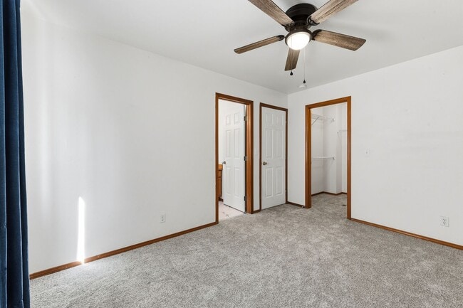 Building Photo - 5769 N Lachaise Ln