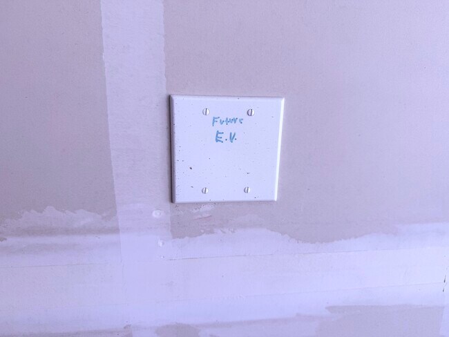 Building Photo - 6461 W Austin Wy