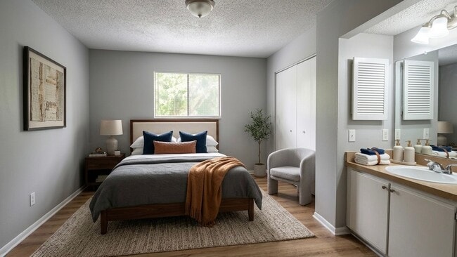Building Photo - 2 Bed, 1 Bath Affordable Westside Apartment || Move in Ready!