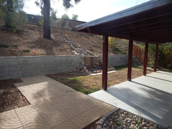 Building Photo - 27219 El Puente St