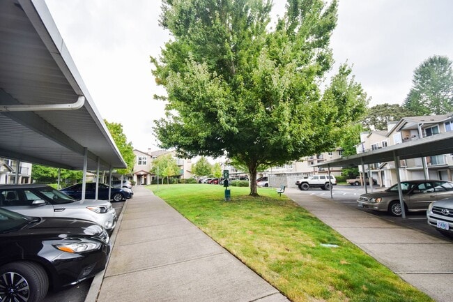 Building Photo - Beautiful 2 BR 2 BA Condo! Beautifully Updated! W/S/G is included.