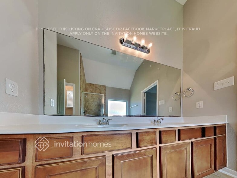 Building Photo - 625 Rocky Hollow Ln