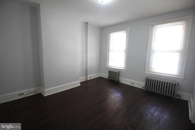 Building Photo - 417 Elmer St