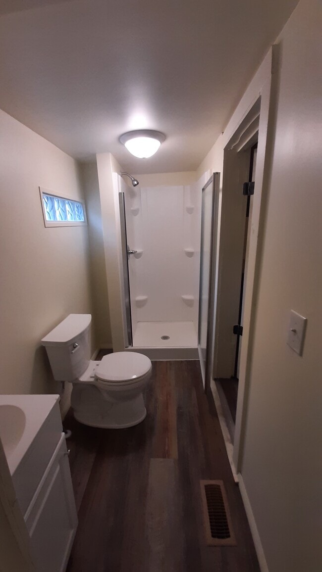 Building Photo - 1250 N Jefferson Ave