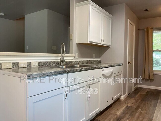 Building Photo - 246 Marvin Cove