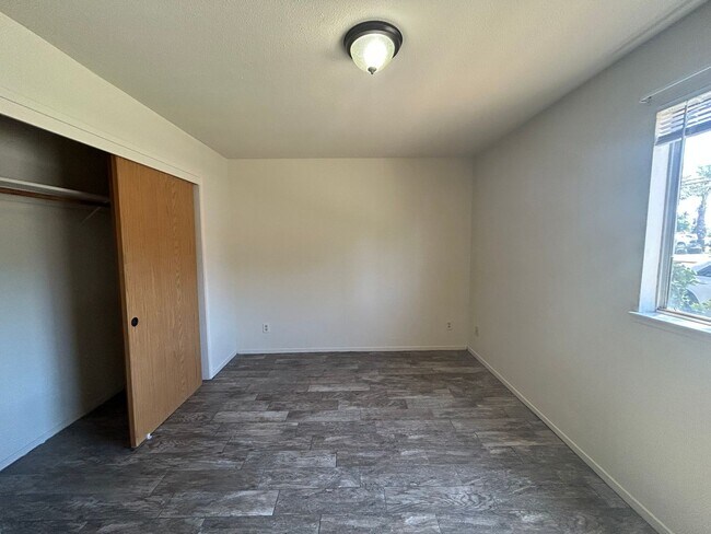 Building Photo - 144 S Parsons Ave