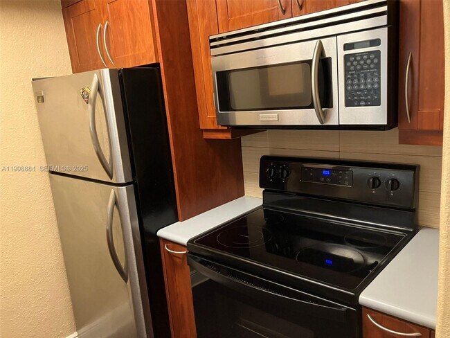 Building Photo - 8500 SW 109th Ave