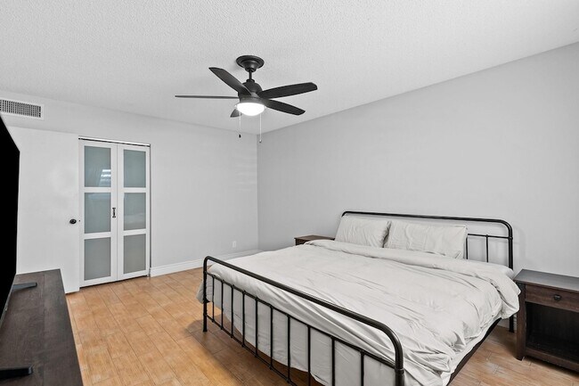 Building Photo - 3791 NW 84th Ave