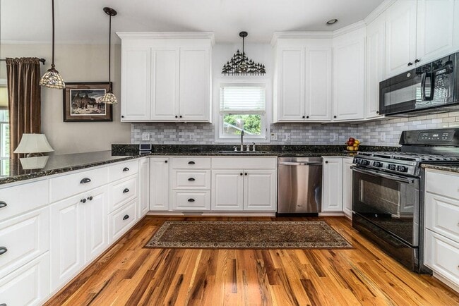 Building Photo - Single Family within walking distance to W&L, VMI and Waddell Elementary