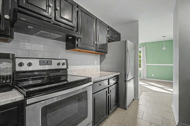 Building Photo - 2-Bedroom Condo Retreat in the Heart of Cary!