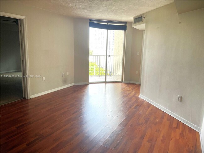 Primary Photo - 102 SW 6th Ave