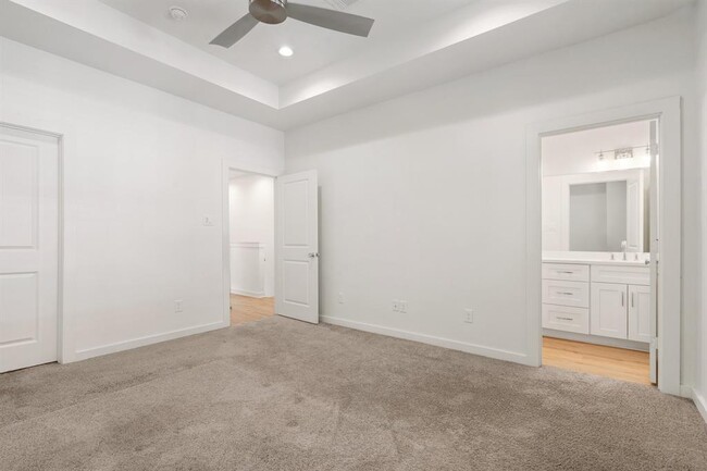 Building Photo - 5710 Elysian St