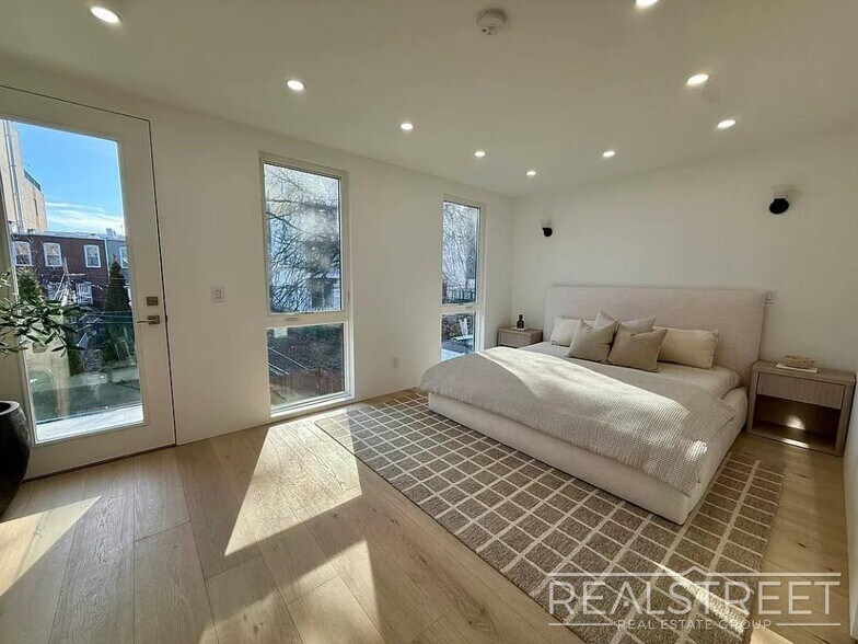 Building Photo - Fenimore Street