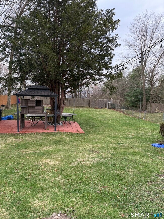 Building Photo - 33 Pilgrim Ave