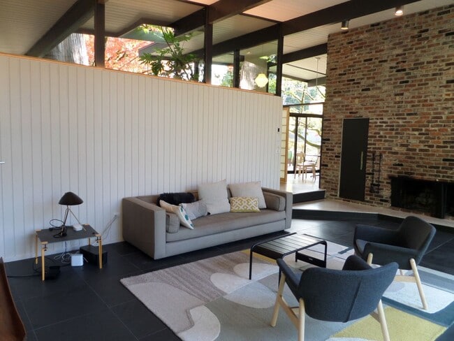Building Photo - Incredible 3-Bedroom Mid-Century Stunner on Mercer Island! Huge Yard and Central A/C!!