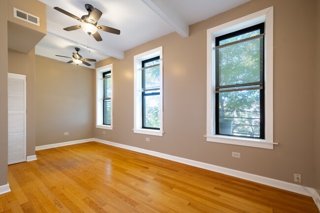 Building Photo - 2418 N Clybourn Ave