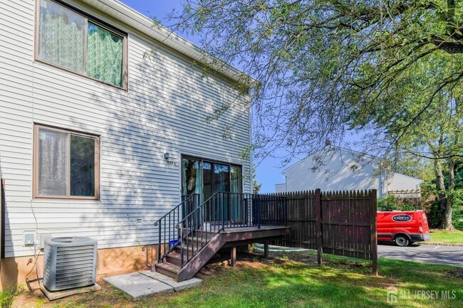 Building Photo - 920 Merritt Dr