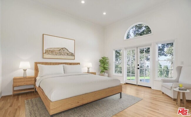 Building Photo - 15851 Mulholland Pl