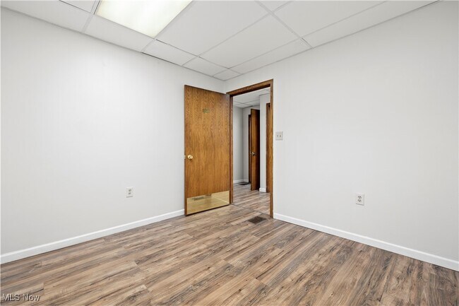 Building Photo - 1063 W 21st St