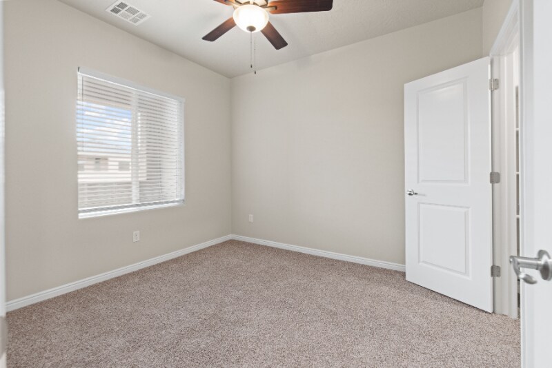 Building Photo - 140 W Center St