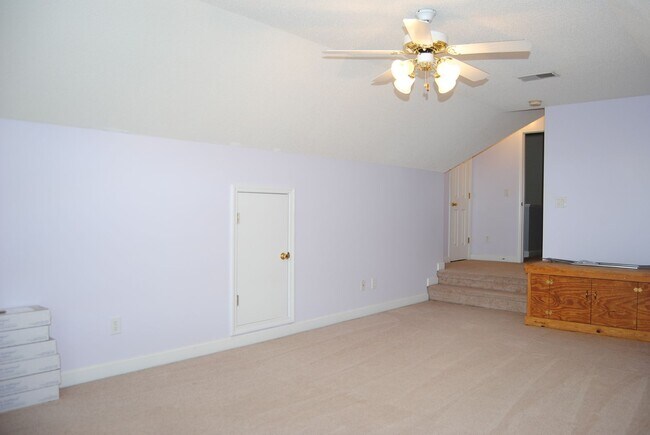 Building Photo - Wonderful Home in the Willow Lakes Community!