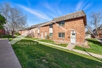 Building Photo - Charming Condo with Washer/Dryer and Centr...