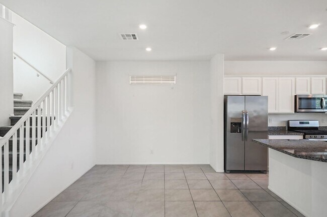 Building Photo - 10589 Sariah Skye Ave