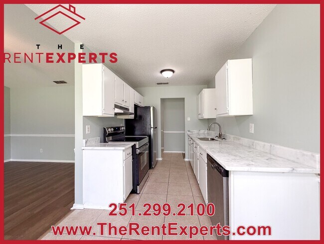 Building Photo - 9760 Royal Woods Dr N