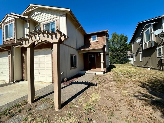 Building Photo - 2101 Yellowstone St