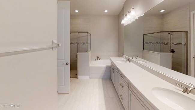 Building Photo - 8273 Loren Cove Dr