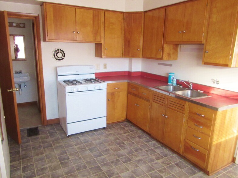 Building Photo - 701 N Randolph St