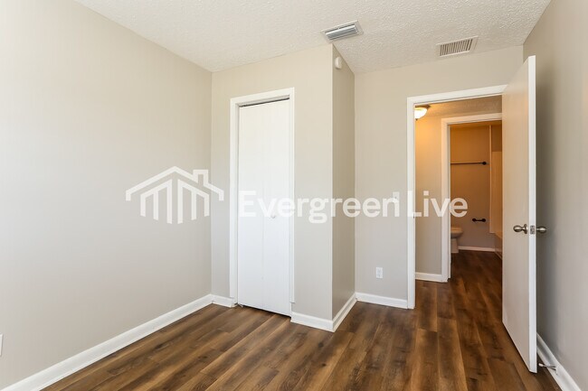 Building Photo - 9581 Aderdare Ave W